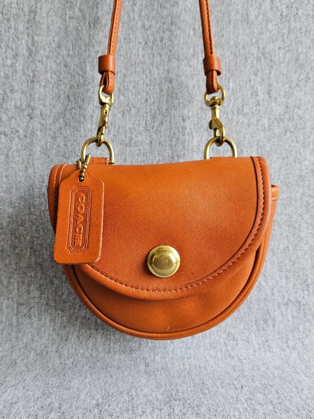 Vintage Coach Mini Belt Bag British Tan Leather & Brass Round Crossbody USA